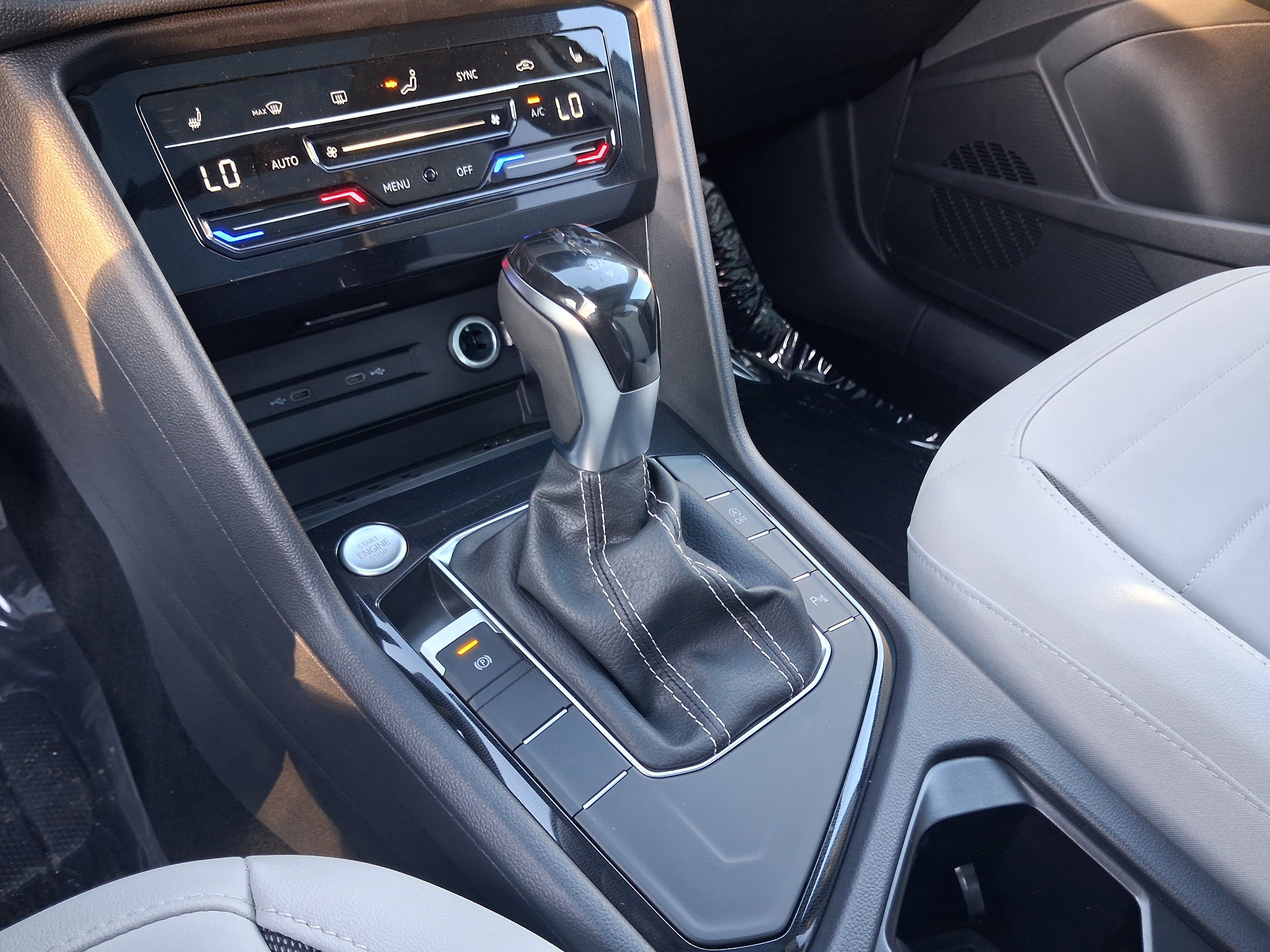 New 2026 White Volkswagen 1.5T SE image 9