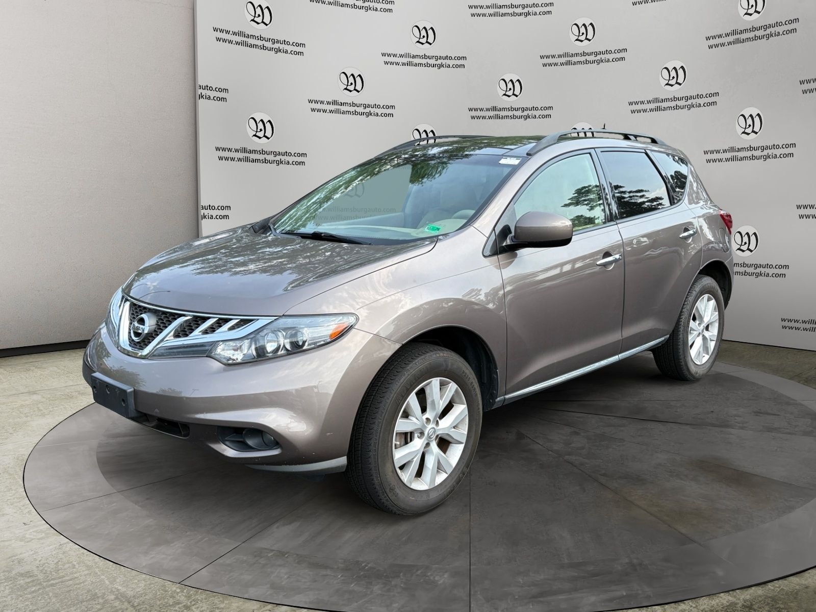 Used 2014 Brown Nissan SL image 1