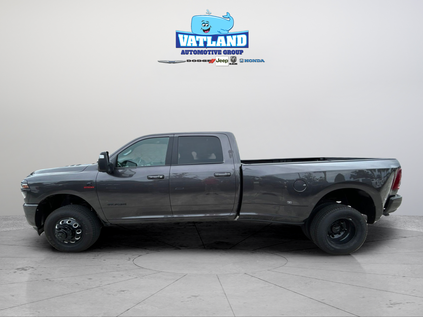 New 2026 Granite Crystal Metallic Clear-Coat Exterior Paint RAM Laramie image 2