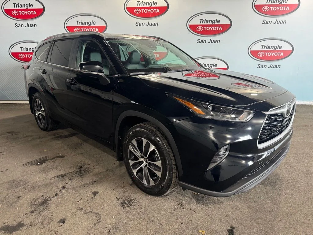 New 2026 Black Toyota XLE image 3