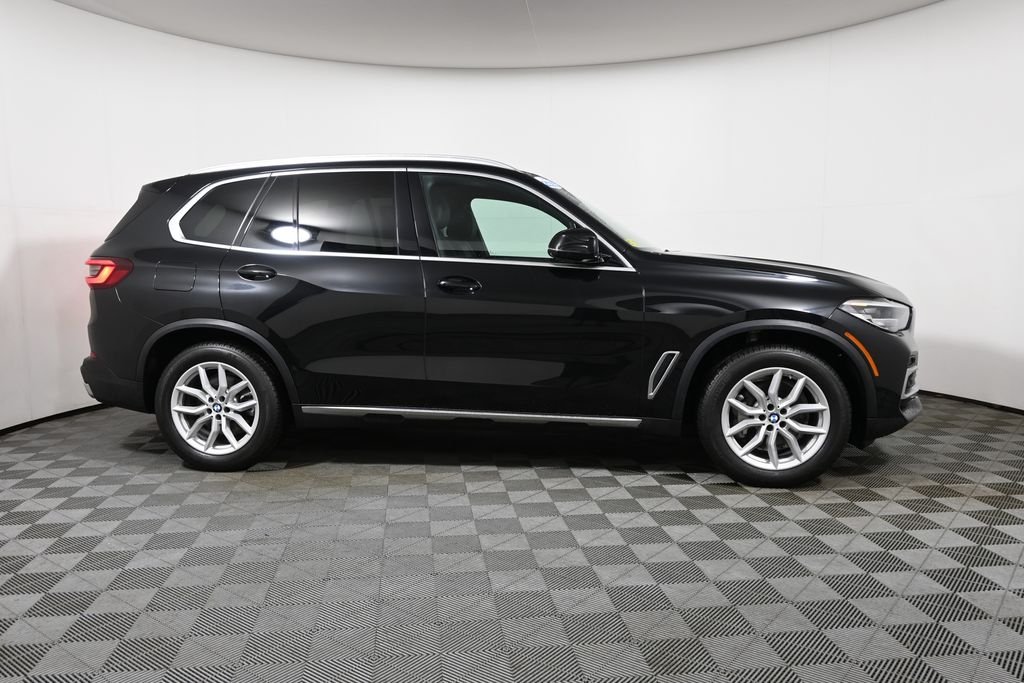 Used 2023 Black BMW xDrive40i image 8