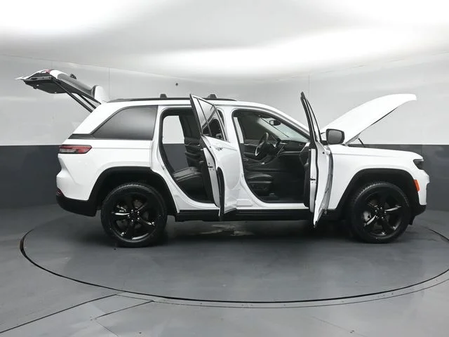 Used 2023 White Jeep Limited image 59