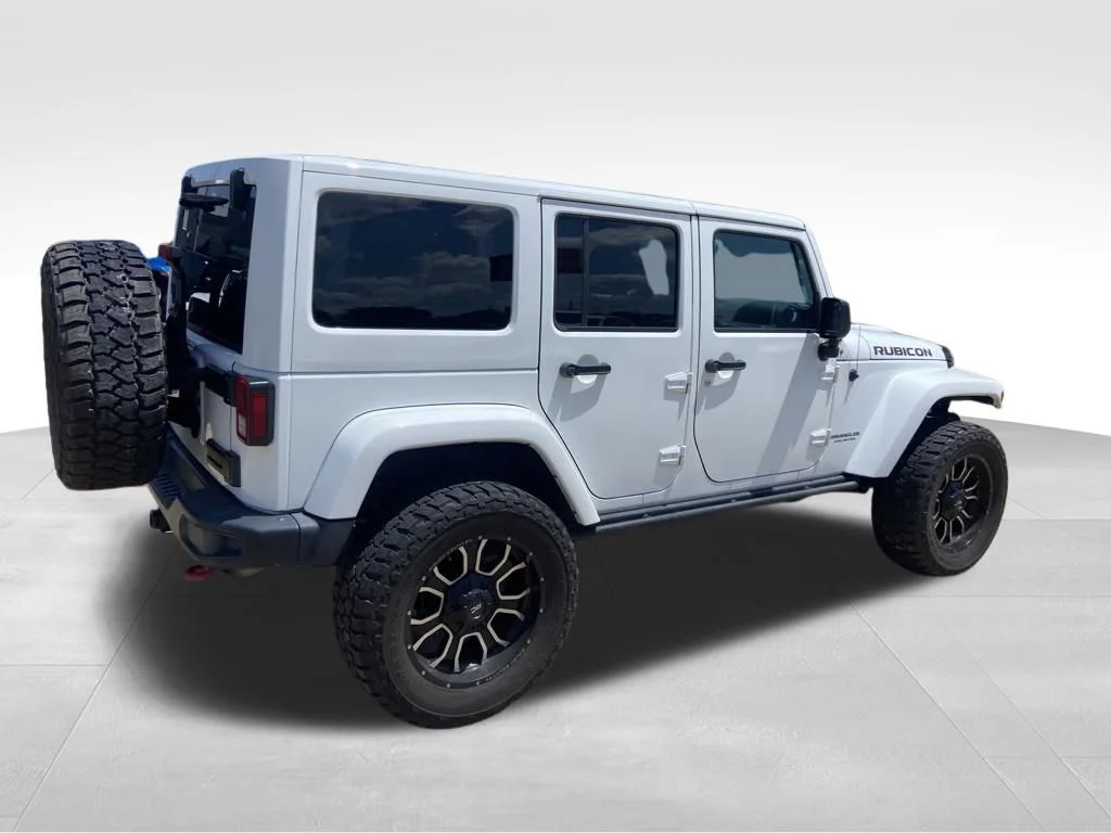 Used 2017 White Jeep Unlimited Rubicon image 14