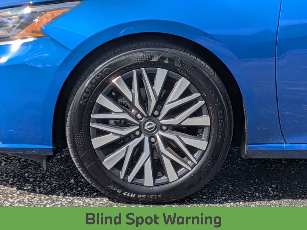 Used 2025 Blue Nissan 2.5 SV image 13