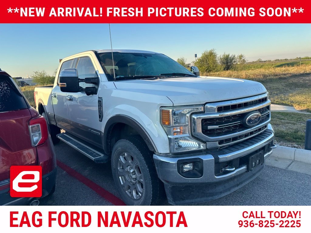 Used 2022 White Ford Lariat image 1