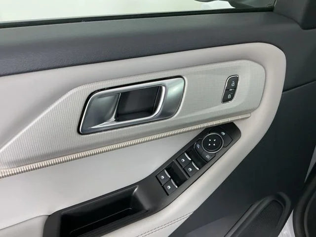 New 2026 Space White Metallic Ford Active image 14