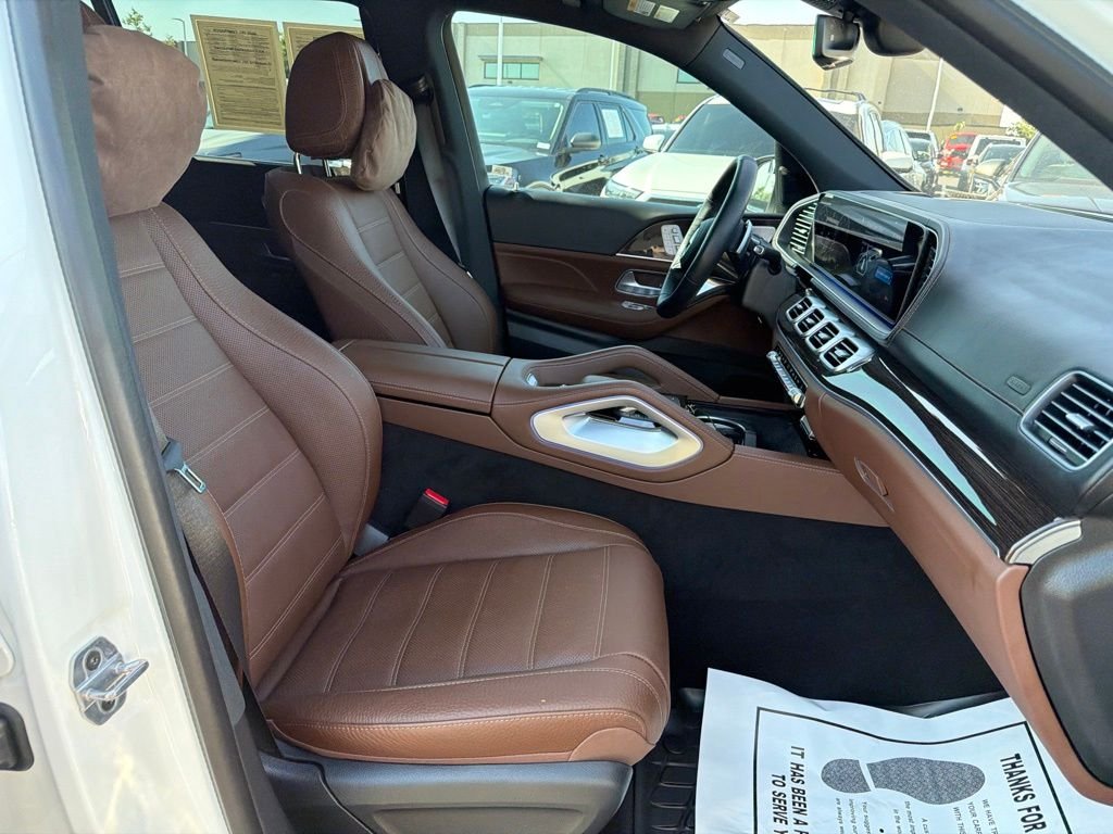 Used 2025  Mercedes-Benz GLS 450 image 18