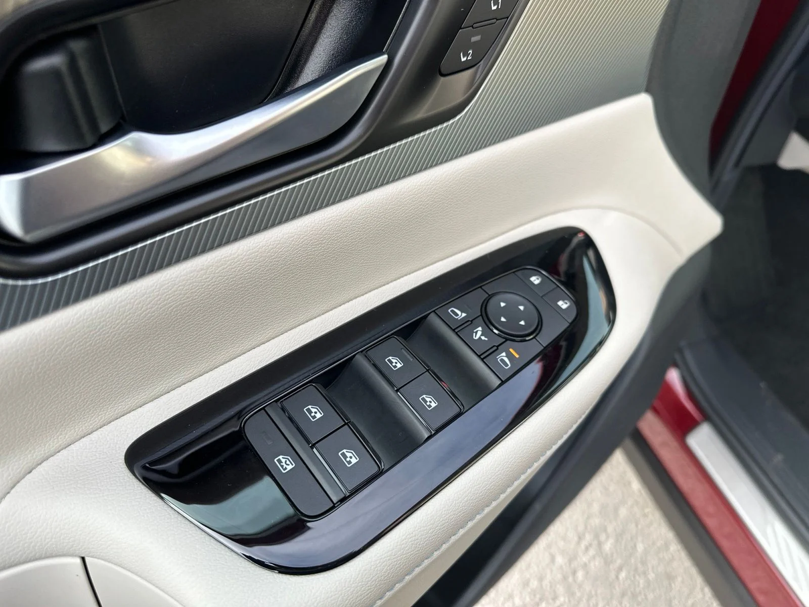 New 2027 Scarlet Ember Tintcoat Nissan Platinum image 18