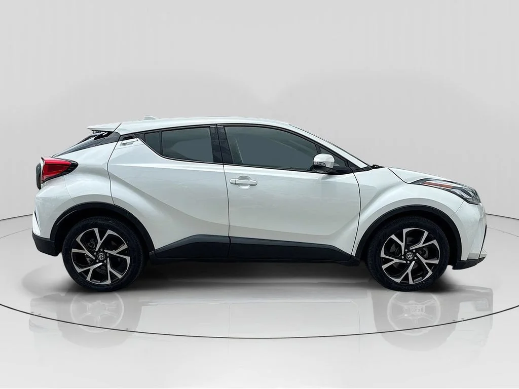 Used 2021 White Toyota XLE image 8