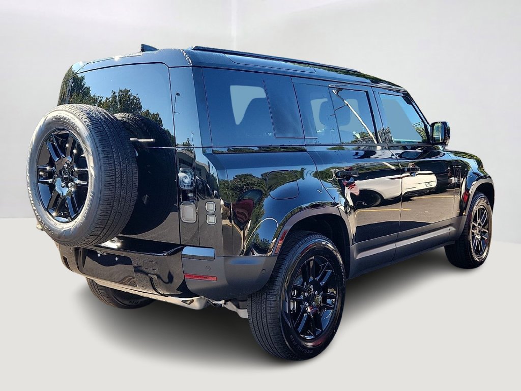 New 2026 Santorini Black Land Rover S image 3