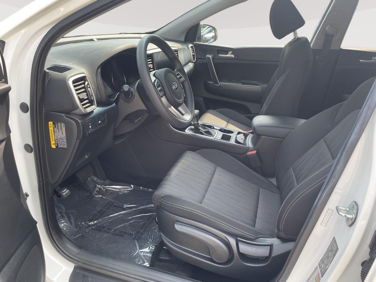 Used 2022 Snow White Pearl Kia LX image 20