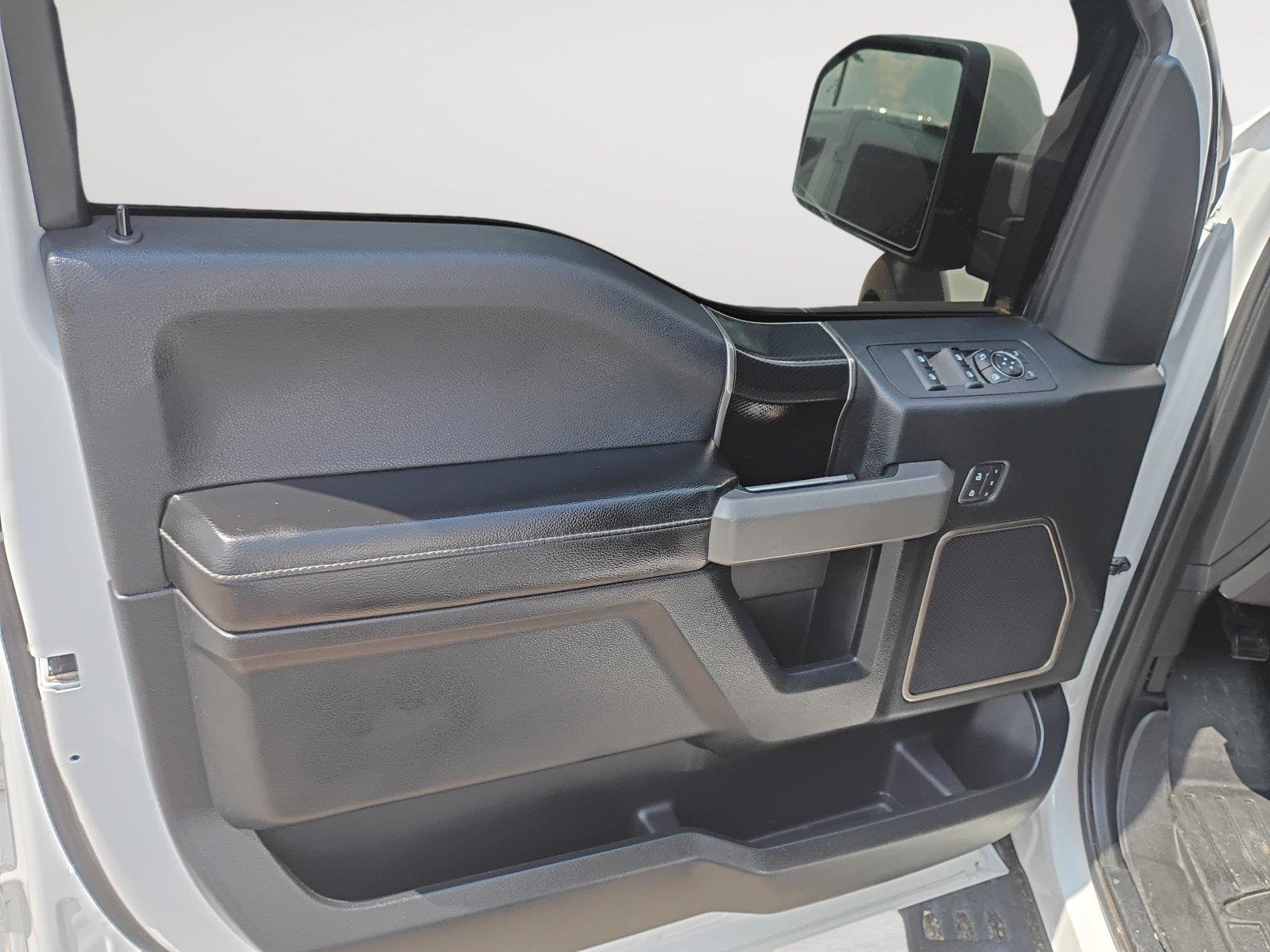 Used 2018 Oxford White Ford Raptor image 9