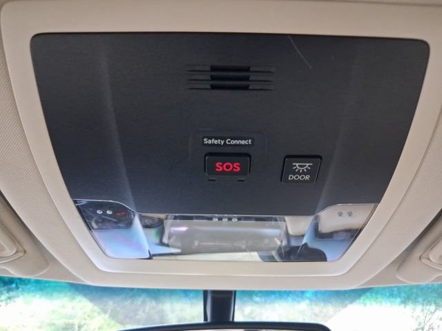 Used 2016 Black Lexus 200t image 8