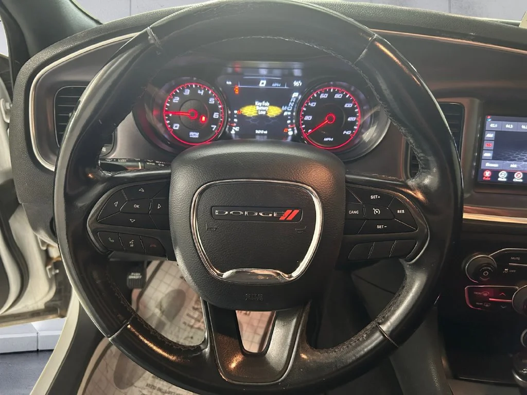 Used 2019 White Dodge SXT image 9