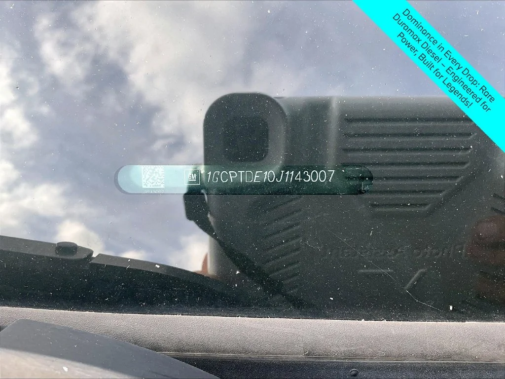 Used 2018 Gray Chevrolet Z71 image 32