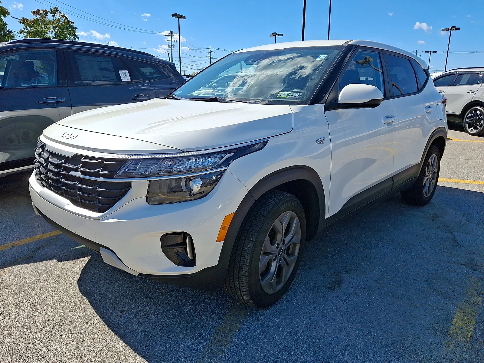 Certified Used 2024 White Kia LX image 3