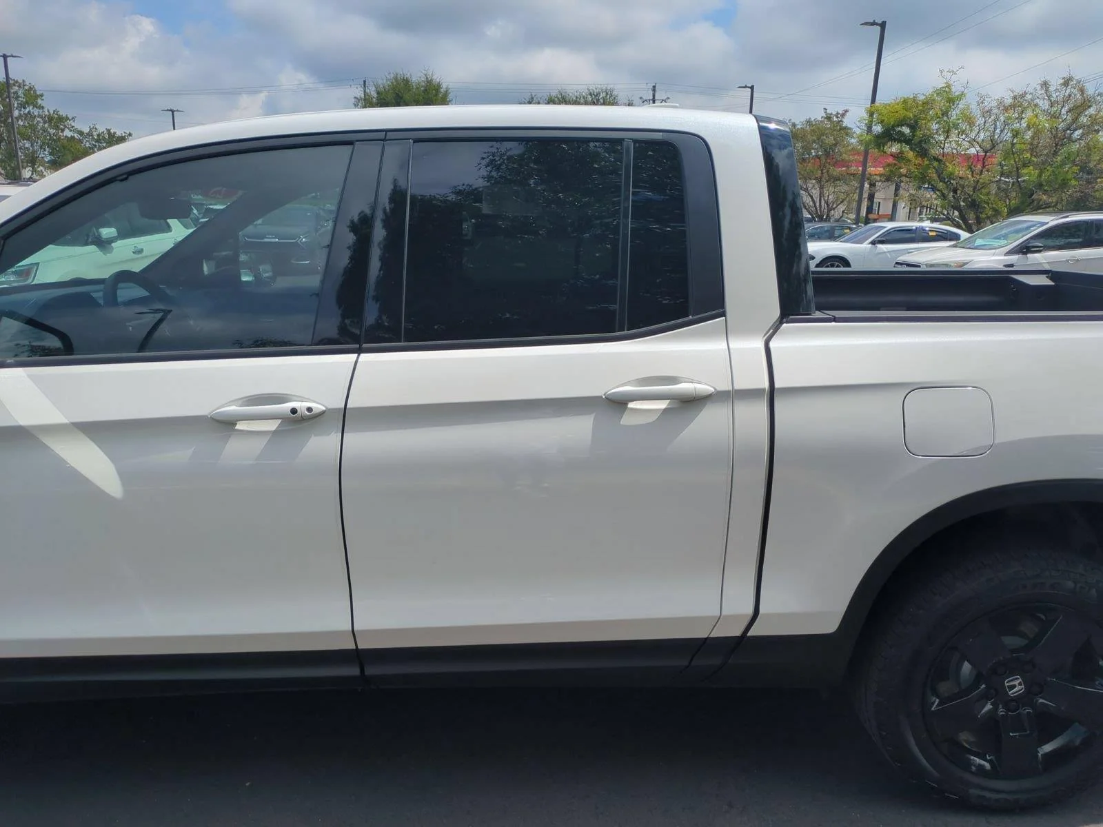 Used 2025 Platinum White Pearl Honda Black Edition image 33