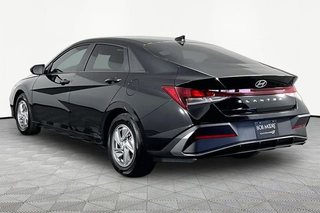 Used 2026 Black Hyundai SE image 4