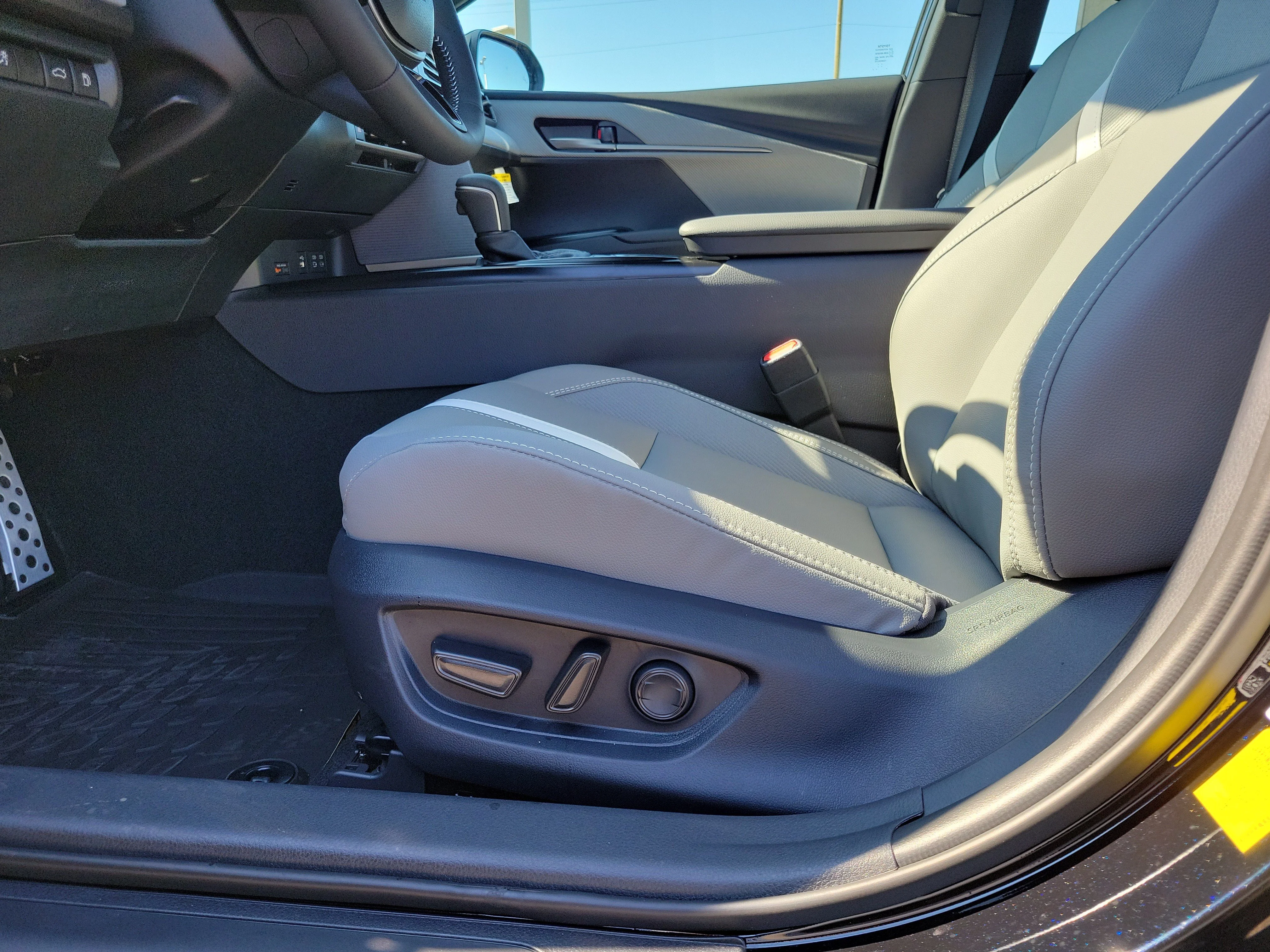 New 2026 Midnight Black Metallic Toyota SE image 16