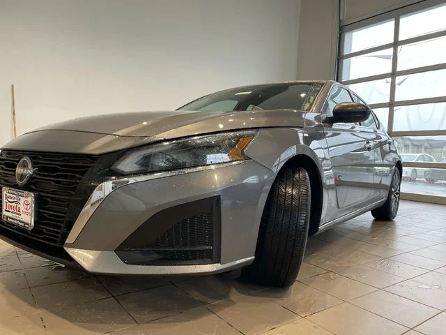 2025 Nissan Altima SV - Photo 12
