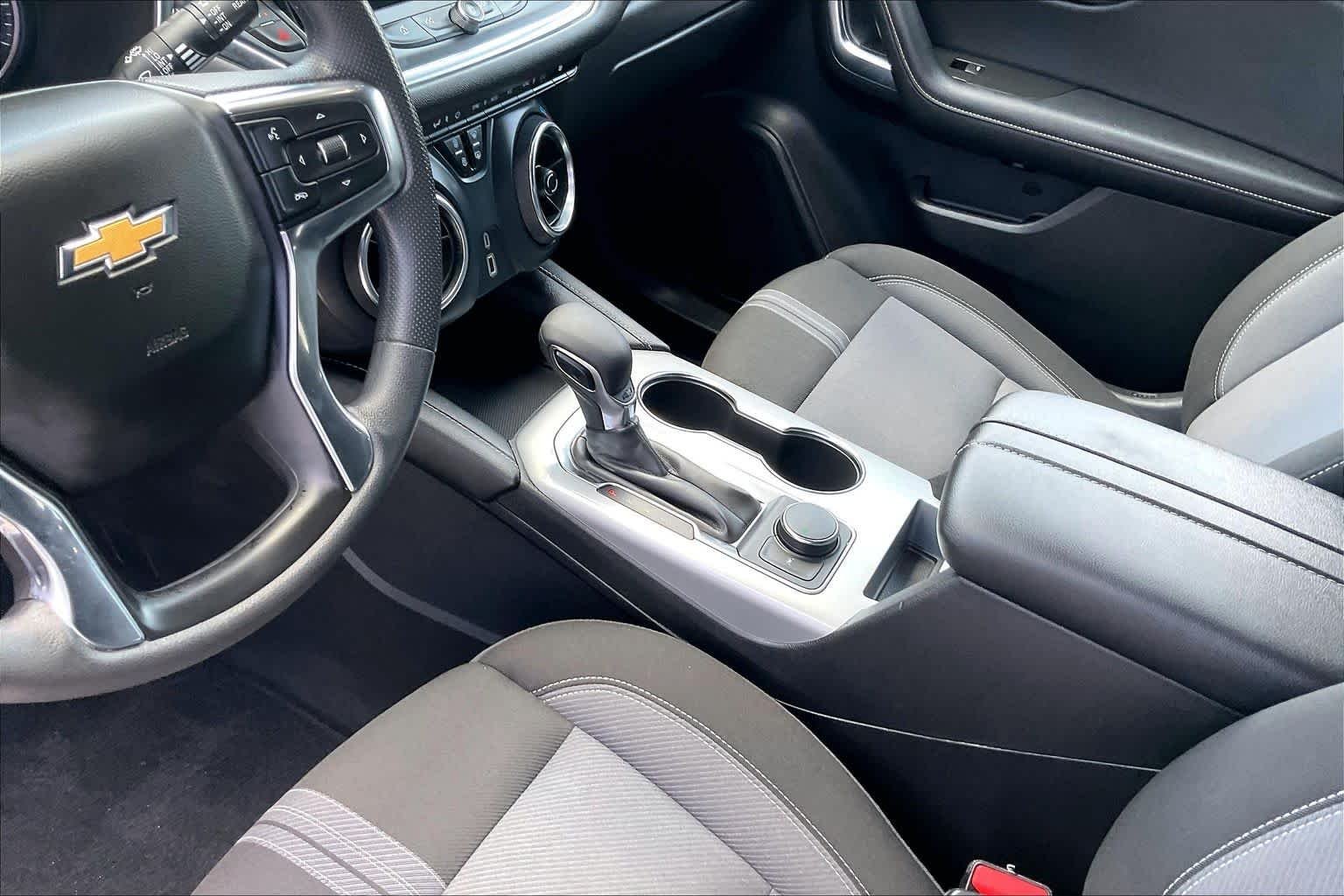 Used 2025 Summit White Chevrolet LT image 16