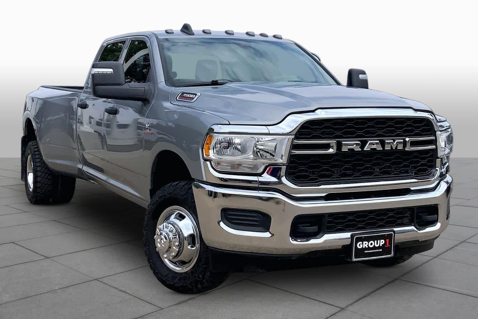 Used 2023 Billet Silver Metallic Clearcoat Ram Tradesman image 3