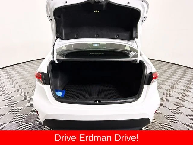 Used 2025 White Toyota LE image 34