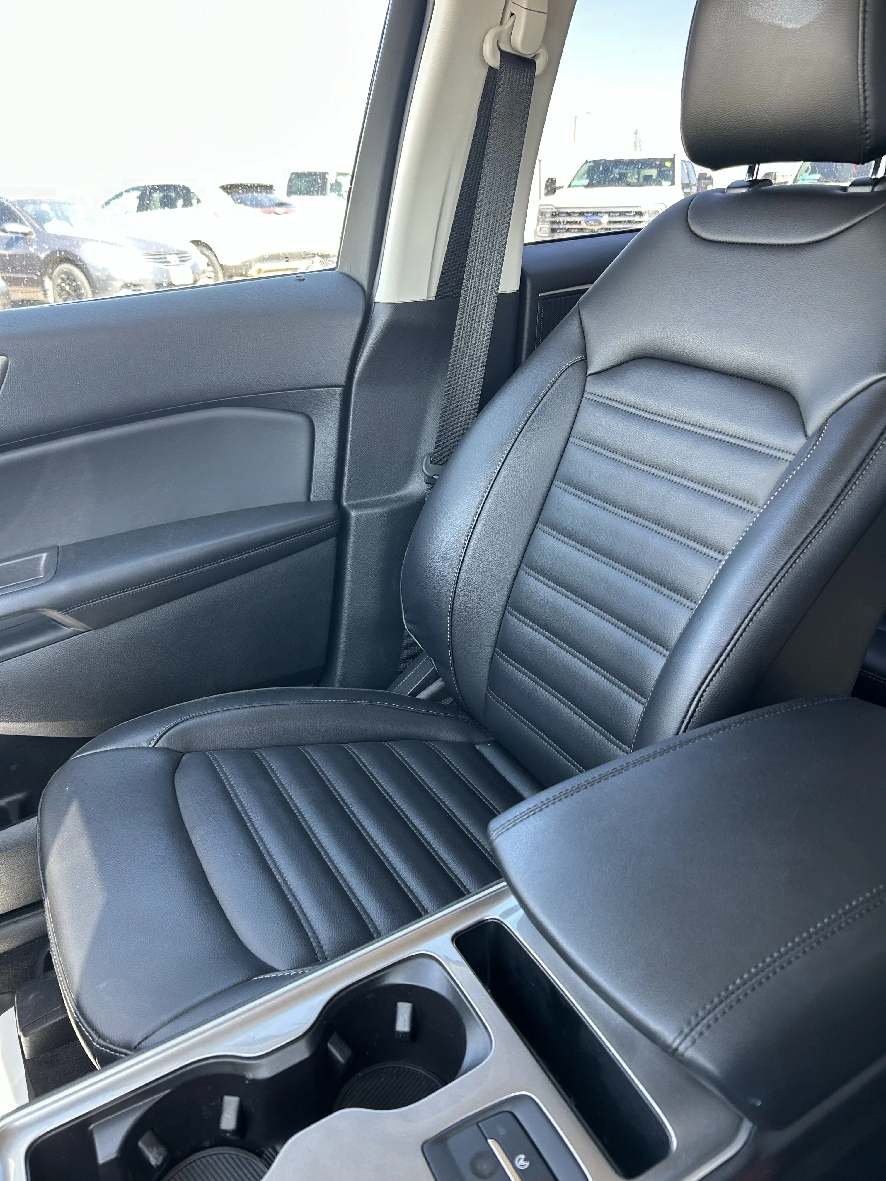Used 2023 Red Ford SEL image 19