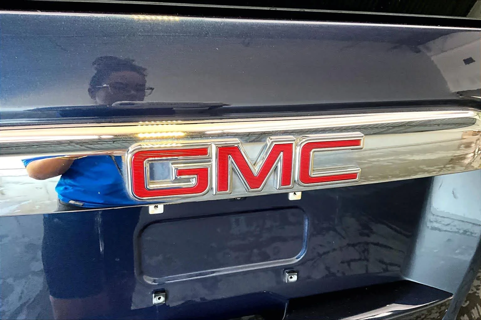 Used 2020 Dark Sapphire Blue Metallic GMC Denali image 33