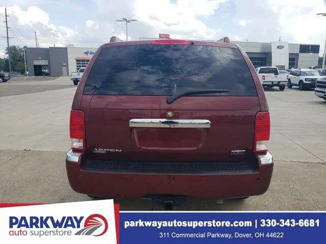 Used 2008 Red Chrysler Limited image 6