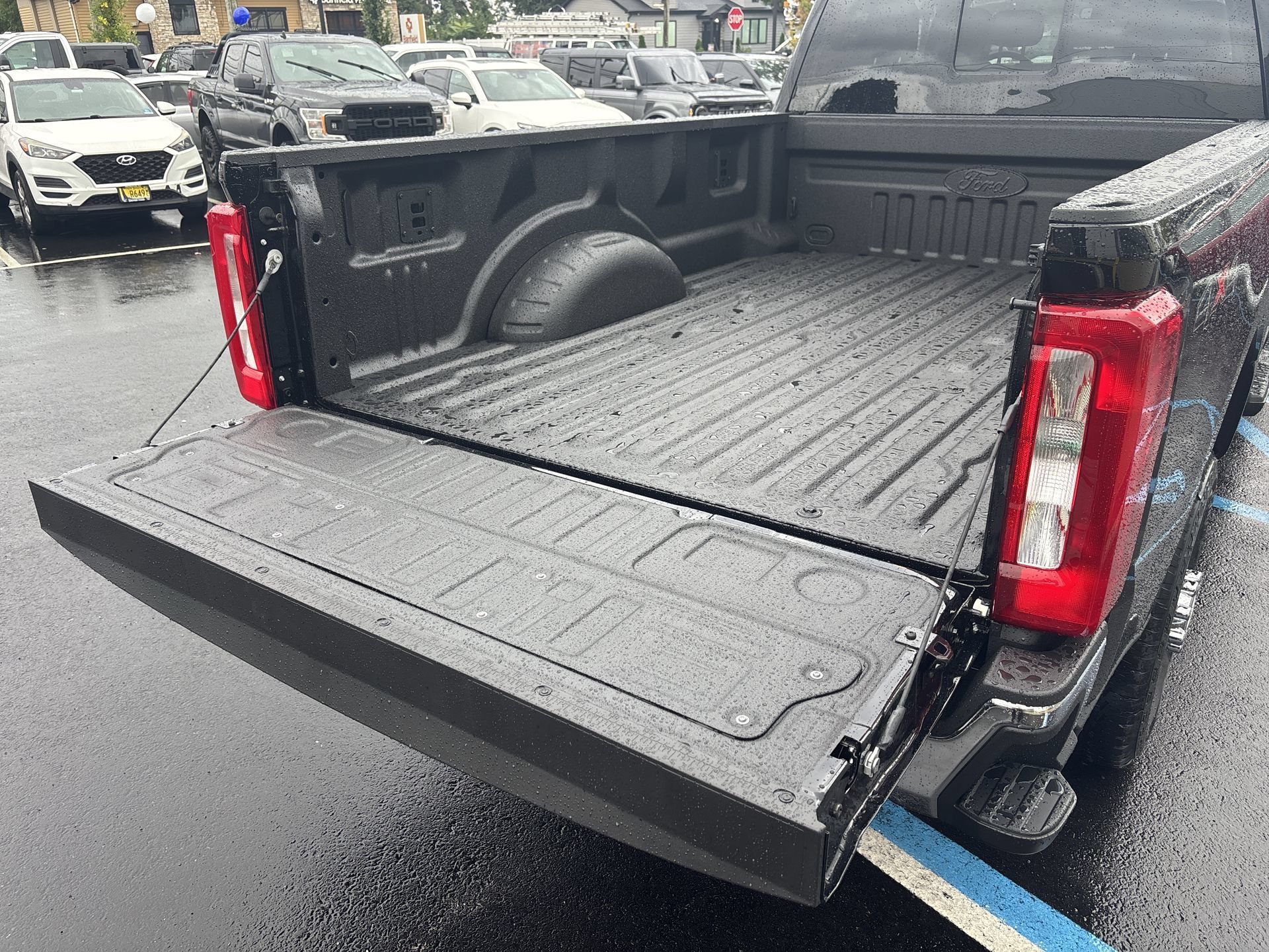 New 2027 Agate Black Metallic Ford F-350® XL image 17