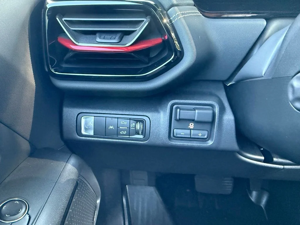 Used 2026 Black Chevrolet Trail Boss image 19