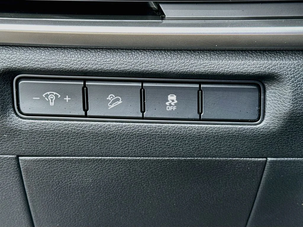 Certified Used 2025 Gray Kia LX image 10