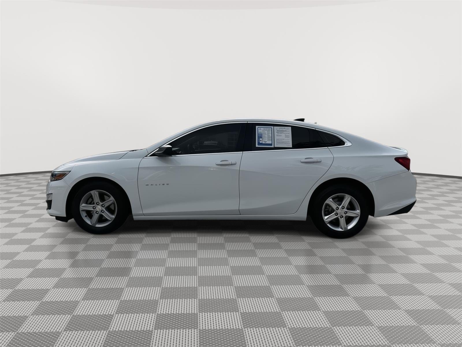 Used 2021 Summit White Chevrolet LS image 3