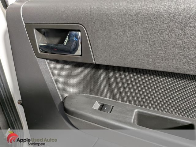 Used 2011 White Ford Limited image 34