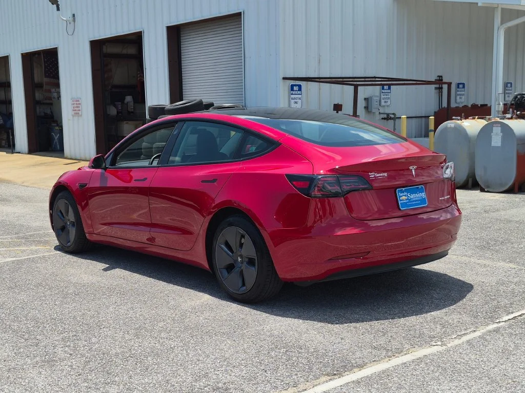 Used 2022 Red Tesla Long Range image 3