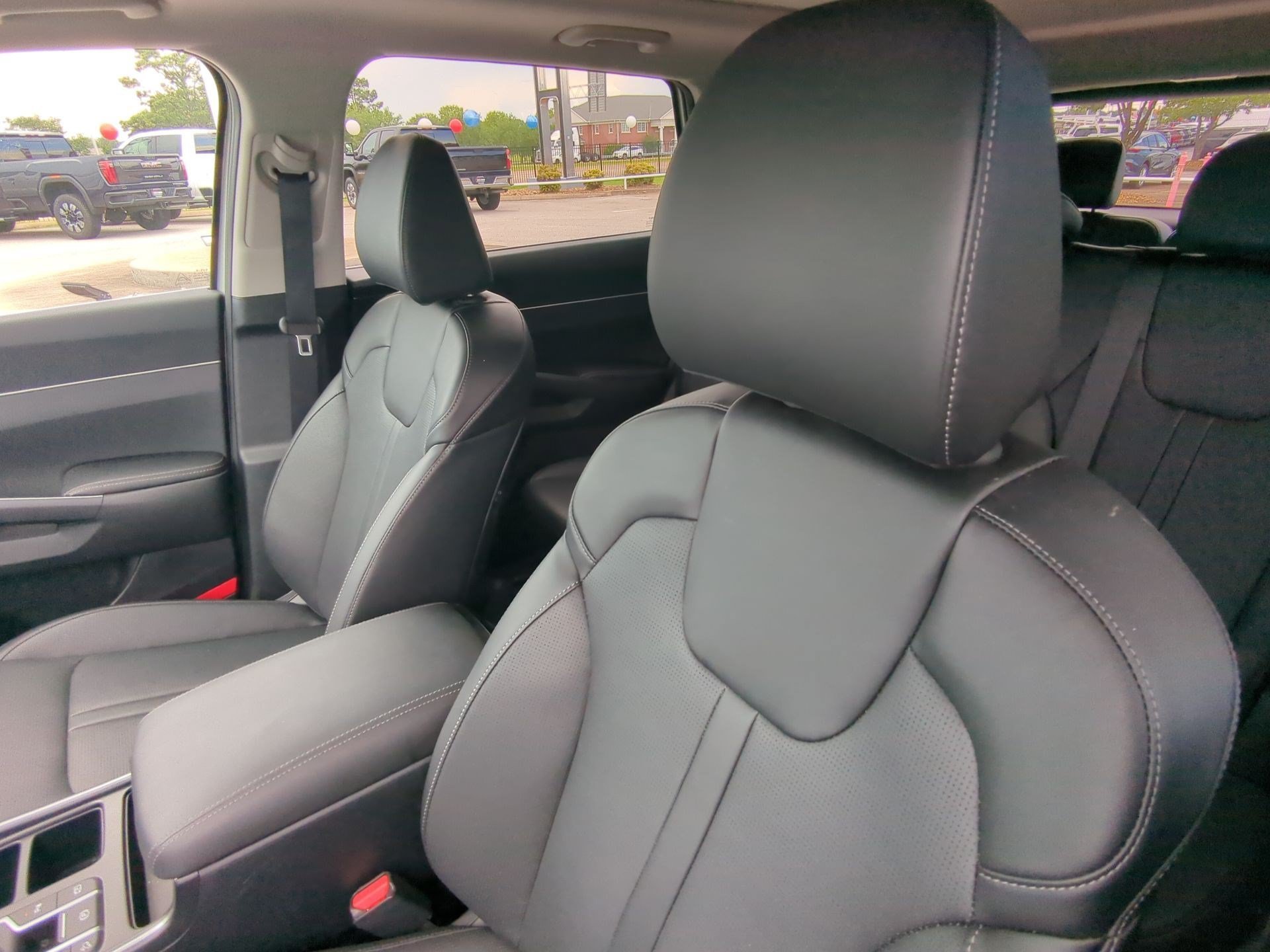 Used 2026 Ivory Silver Kia S image 12