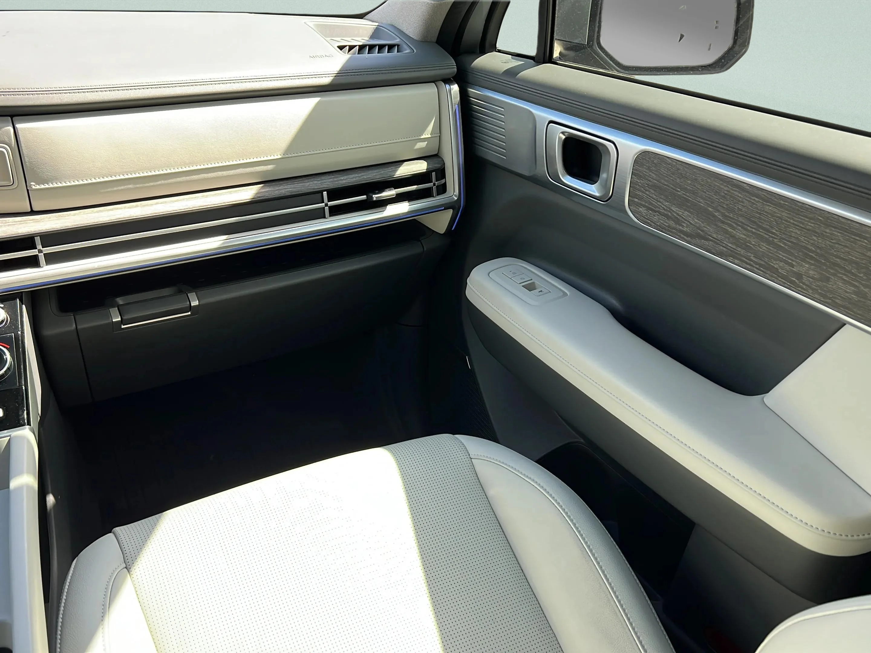 Used 2026 Shimmering Silver Hyundai Limited 7P image 30