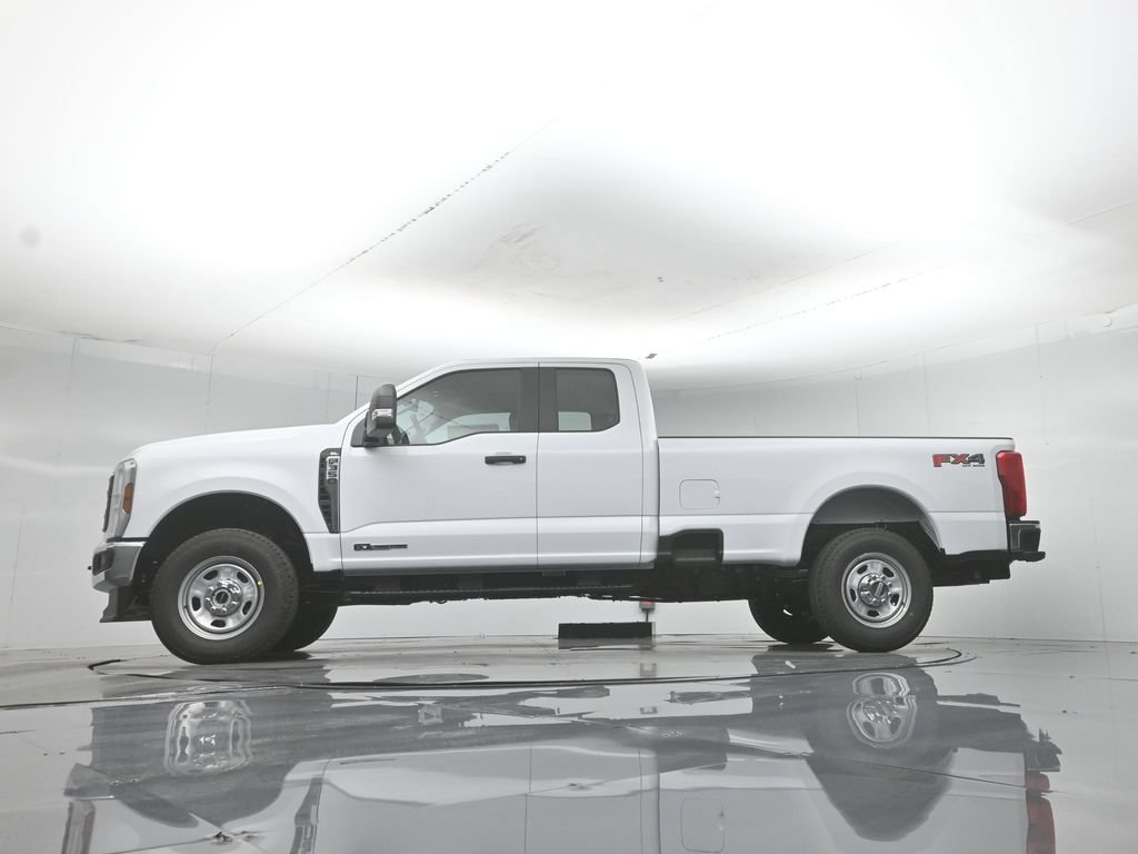 New 2026 Oxford White Ford XL image 7
