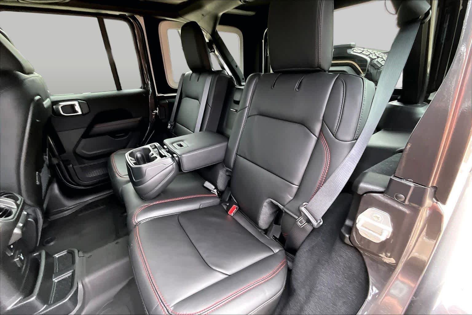 New 2026 Granite Crystal Metallic Clearcoat Jeep Rubicon X image 21