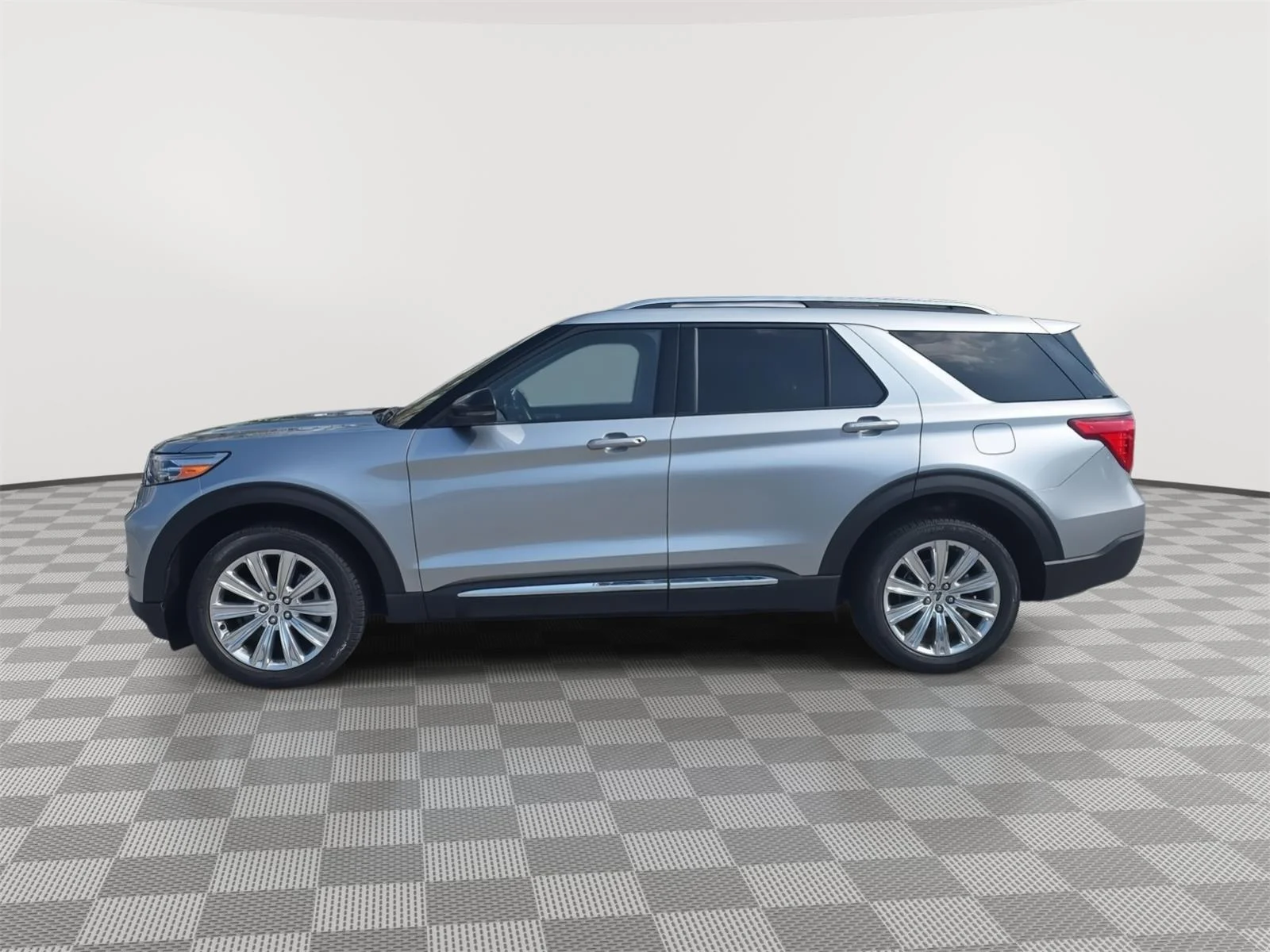 Used 2023  Ford Limited 4WD image 4