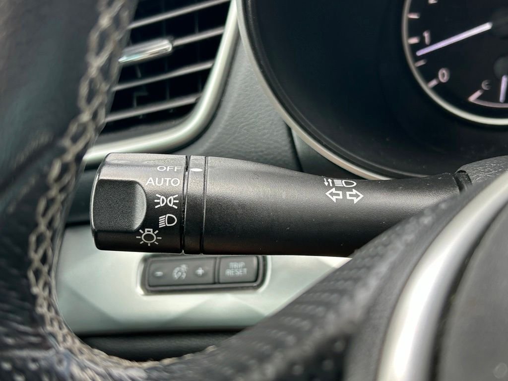 Used 2019 Gray Nissan 3.5 SV image 28
