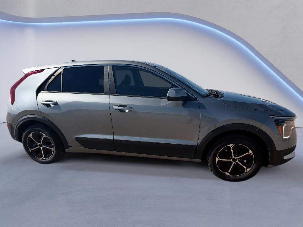 Used 2025 Steel Gray Kia LX image 12