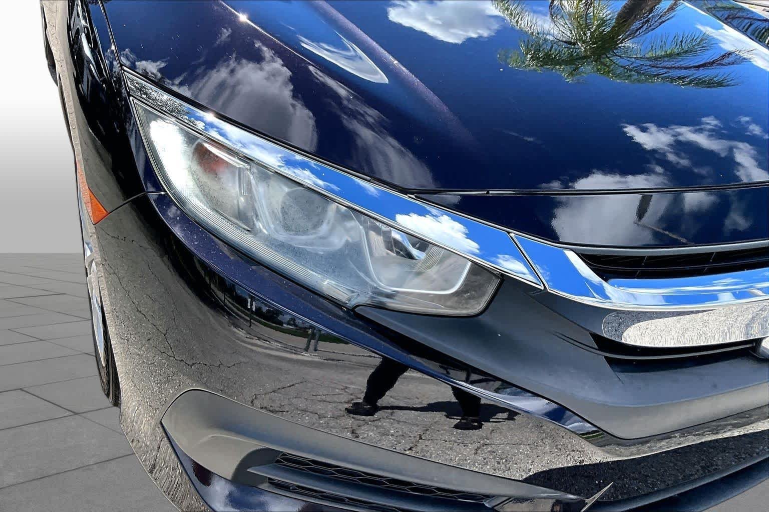 Used 2018  Honda LX image 28