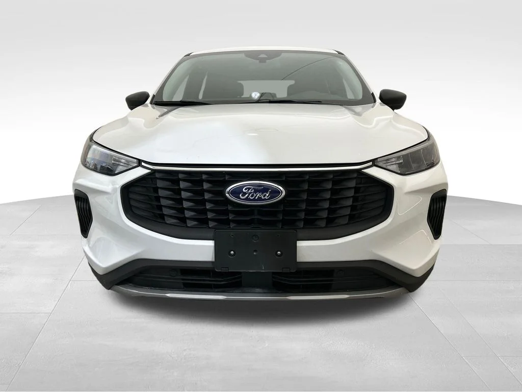 Used 2025 White Ford Active image 9
