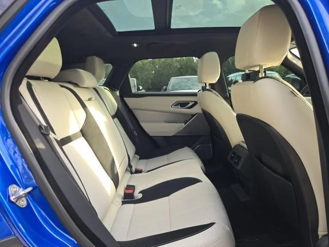 Used 2021 Blue Metallic Land Rover R-Dynamic S image 10