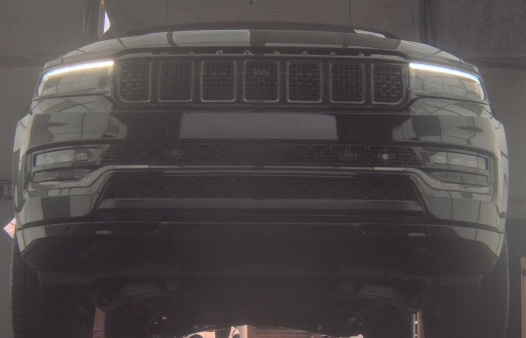 Used 2025 Jeep Grand Wagoneer Series III with VIN 1C4SJVGP0SS504142 for sale in Kansas City