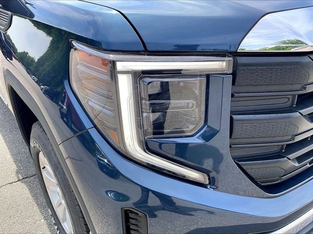Used 2022 Pacific Blue Metallic GMC Pro image 29