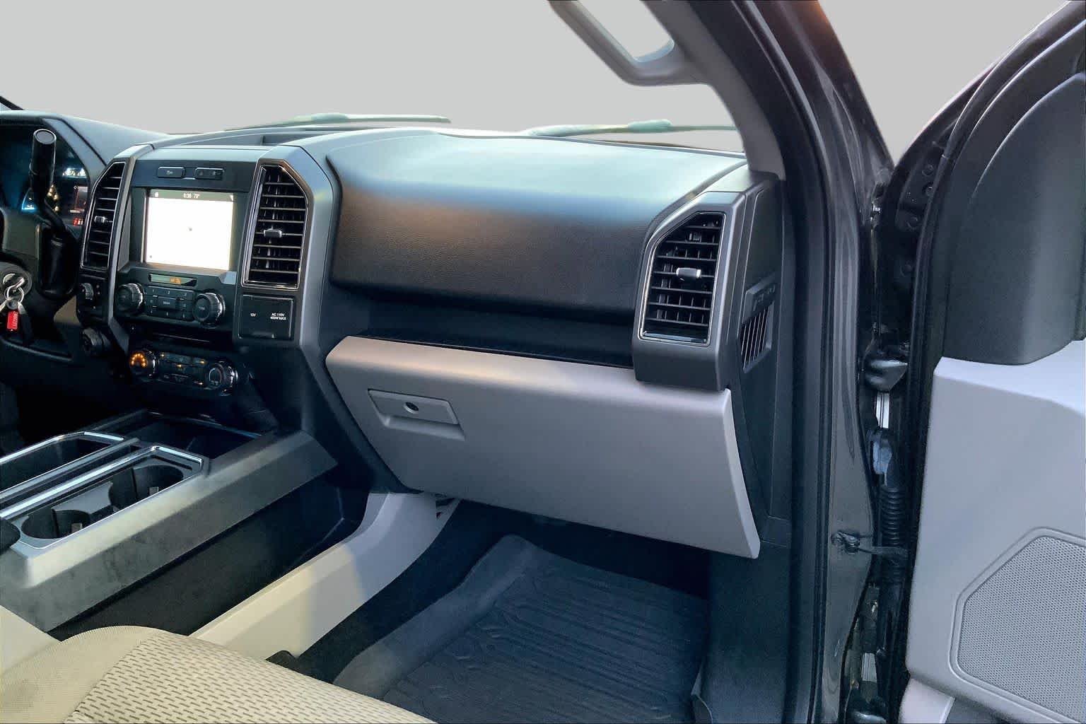 Used 2018 Magnetic Metallic Ford XLT image 16
