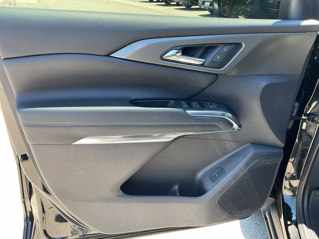 Used 2025 Mosaic Black Metallic Chevrolet AWD LT image 21